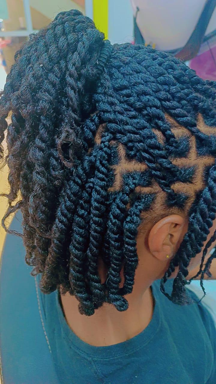 Twist out on natural hair - Style 1